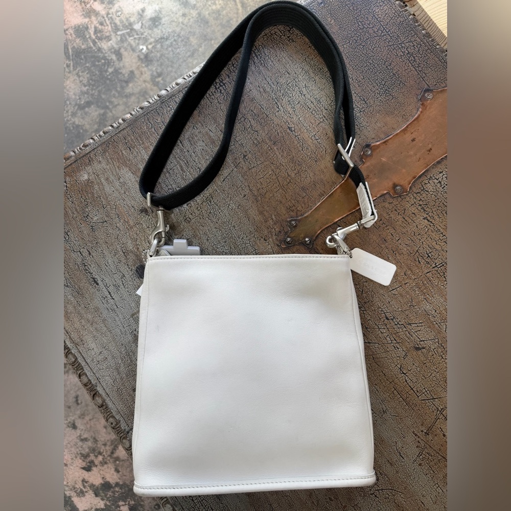 Vintage Coach White Leather Bucket Crossbody